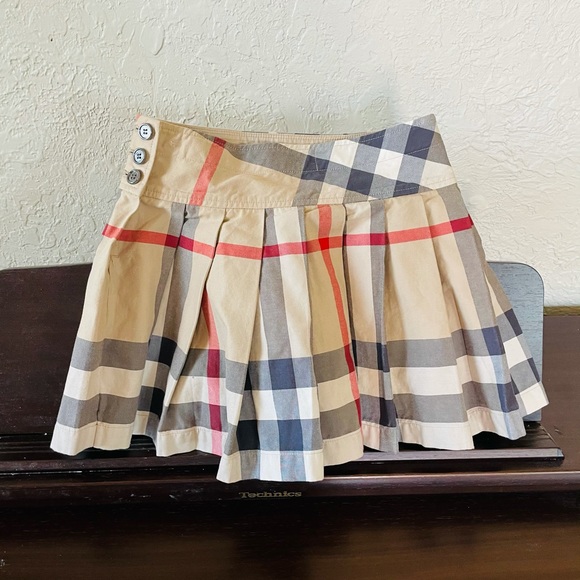 Burberry - Picture 3 of 7